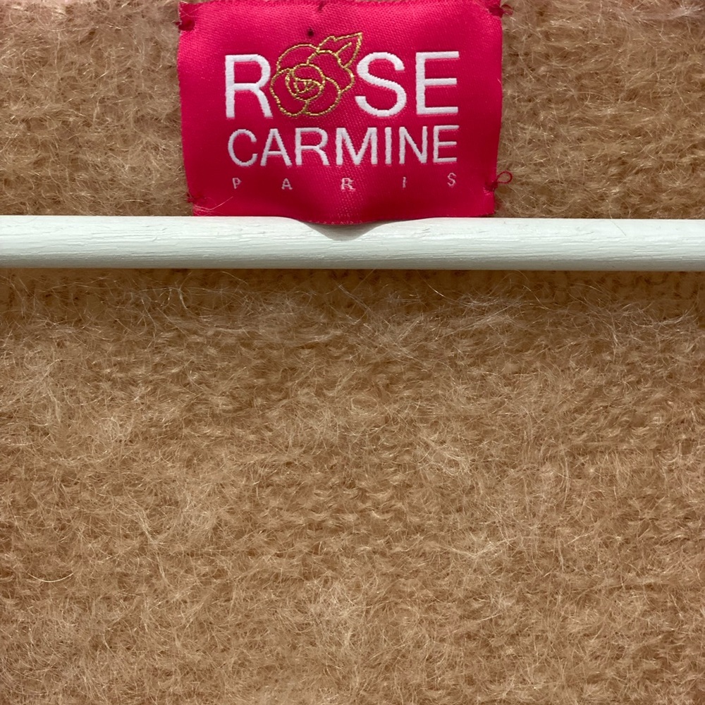 ROSE CARMINE Baby Mohair Sleeveless
Colorblock Bolero In Beige One Size - Picture 7 of 8